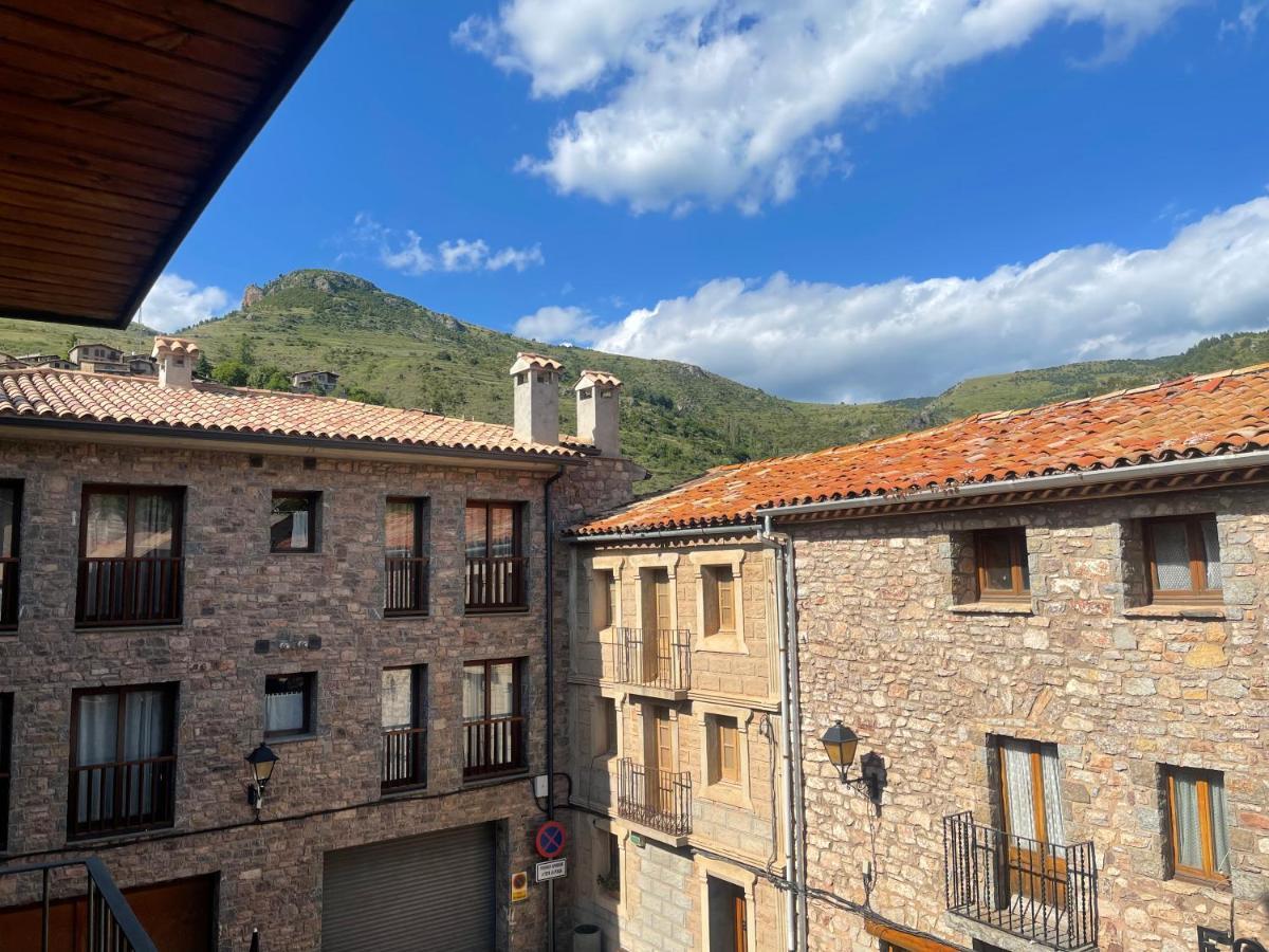 Fonda Peremiquel Hotel Castellar De N'Hug Exterior photo
