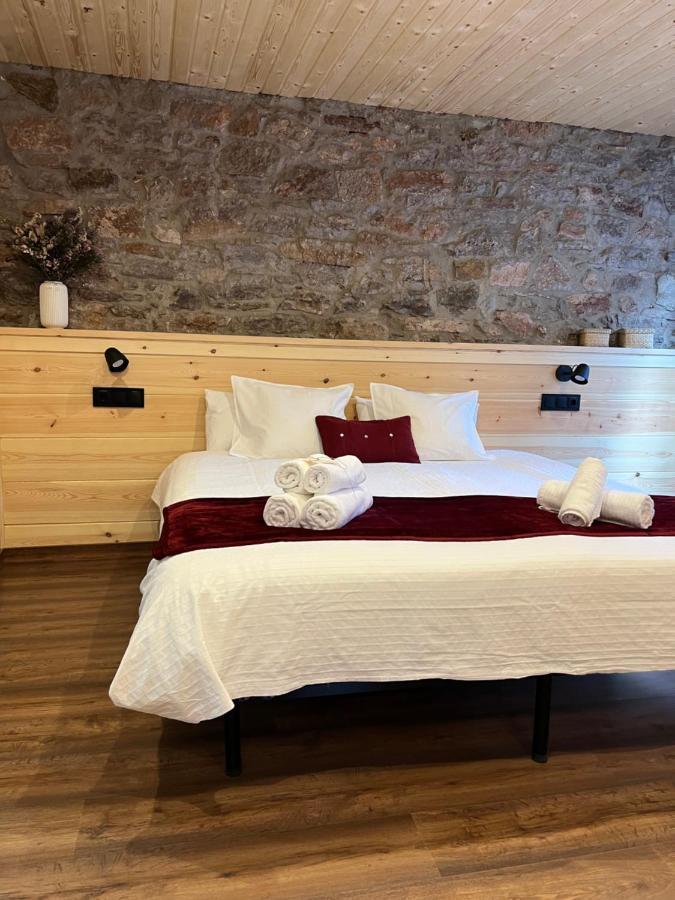 Fonda Peremiquel Hotel Castellar De N'Hug Exterior photo